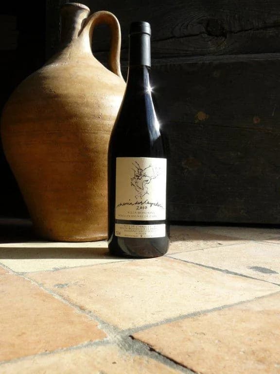 Bouteille de Chemin des Cayrades — VILLA DONDONA, vin rouge