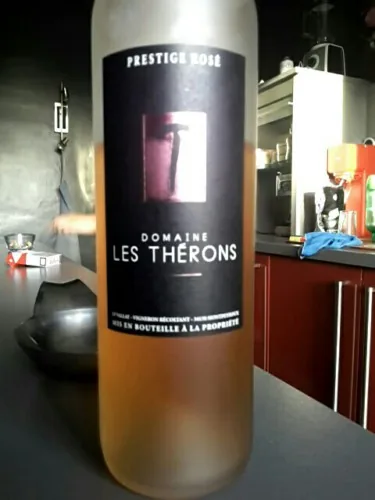 Bouteille de Prestige Rosé — DOMAINE DES THERONS, vin rosé