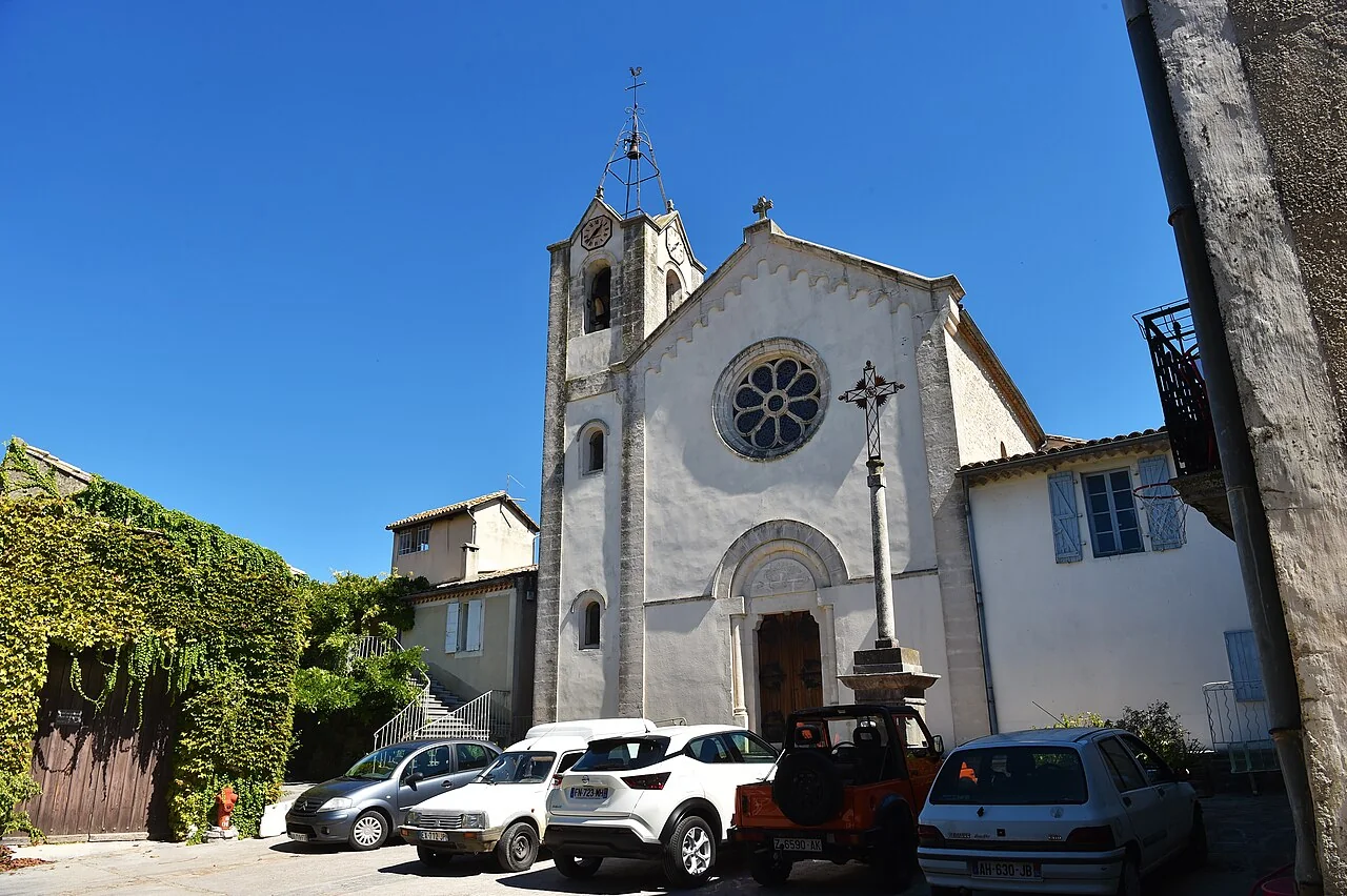 Repli commune Vacquières (pas une photo du domaine) — File:Vacquieres (12).jpg. [CC BY-SA 4.0 · Archives départementales de l'Hérault (France) DAASI]