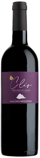 Packshot bouteille 'Cleo' (AOP Terrasses du Larzac) millesime 2023, fond transparent. Etiquette violette.