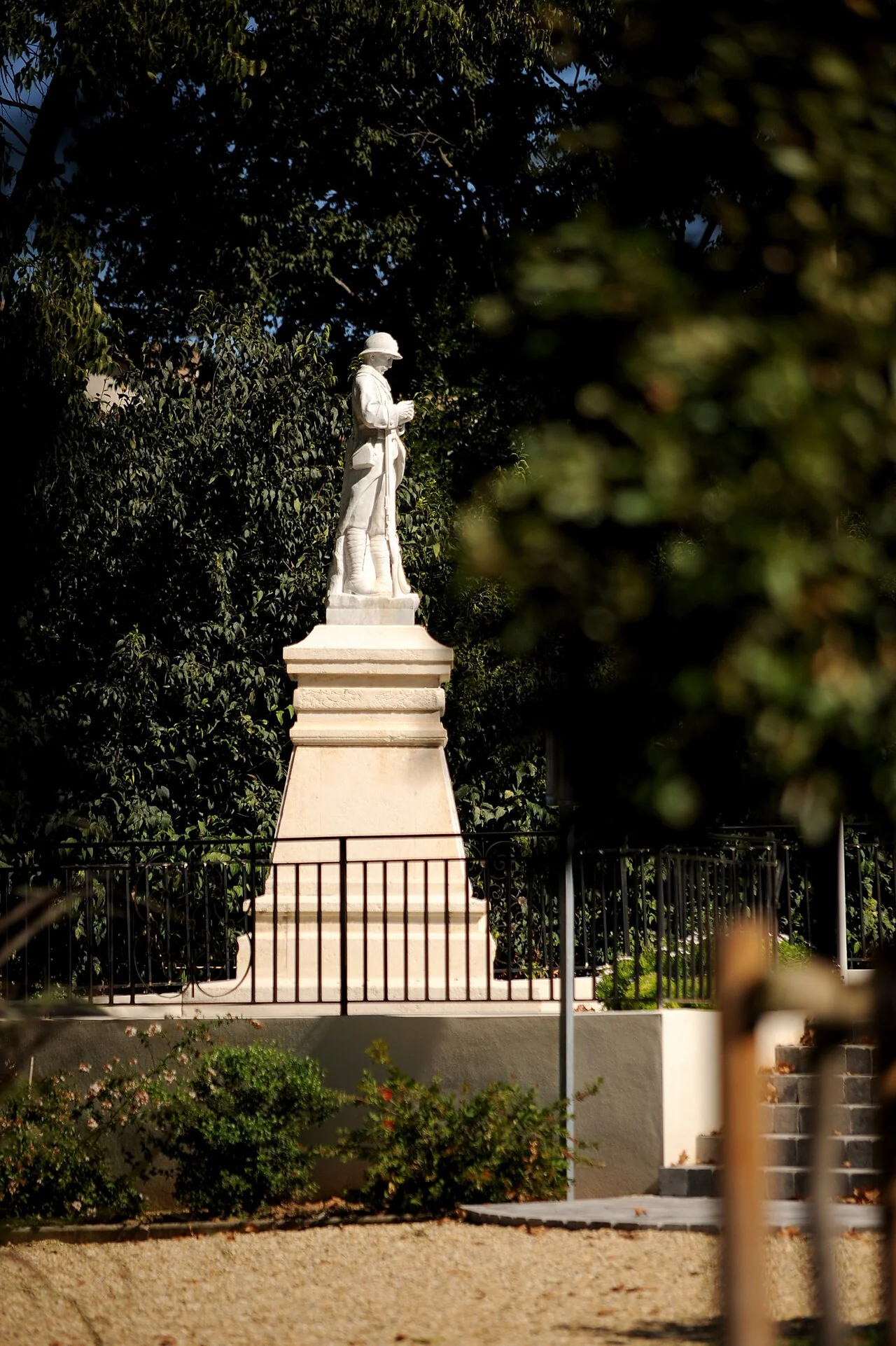 Teyran — File:Le monument aux morts de Teyran 1.jpg